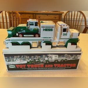 HESS 2013 vintage toy truck with tractor, ORIGINAL PACKAGING